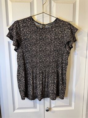Adrianna Papell Black and White Leopard Flutter Sleeve Top